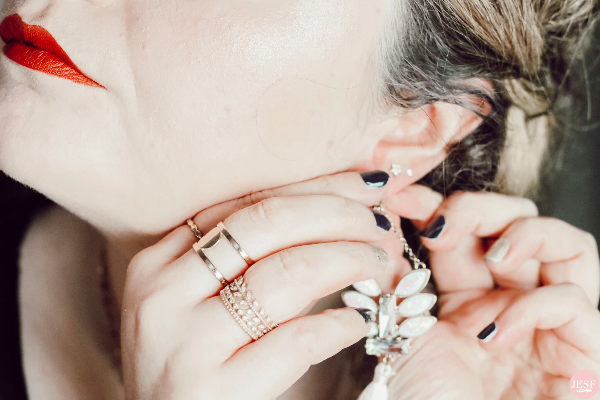 bijoux-tendances-fantaisies-plaqué-or-femmes-bagues-boucles-oreilles