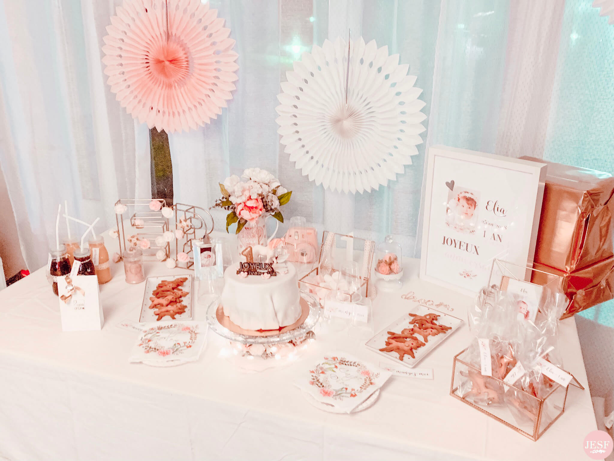 fête-anniversaire-sweet-table-petite-fille-1-an-girly-rose-idées-déco-pas-cher